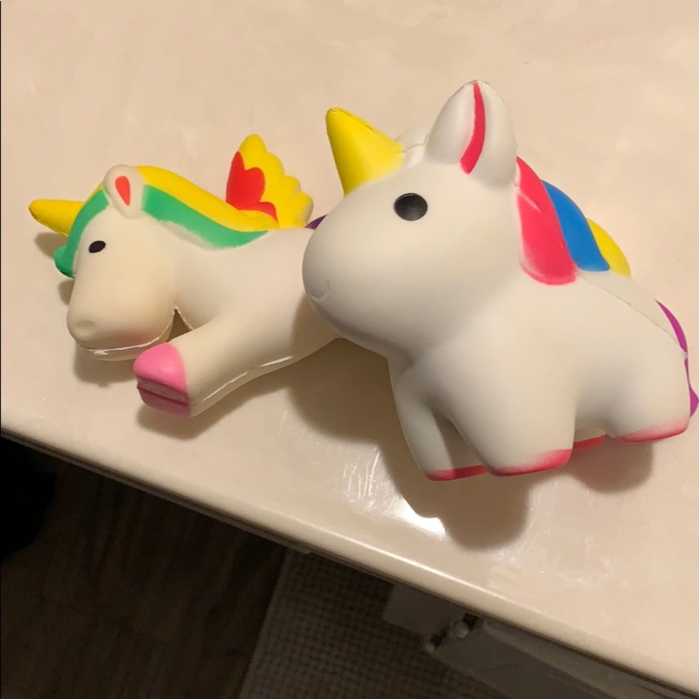 2 Gently used 🦄 squishies